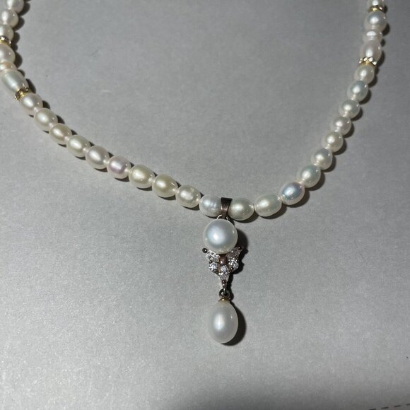 Pearl Necklace with Pearl Pendant Gold Toned - Picture 8 of 9